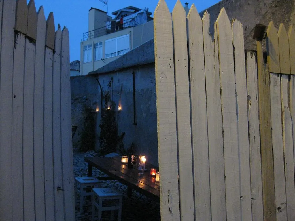 The Back Yard Nest Apartment Lisbon