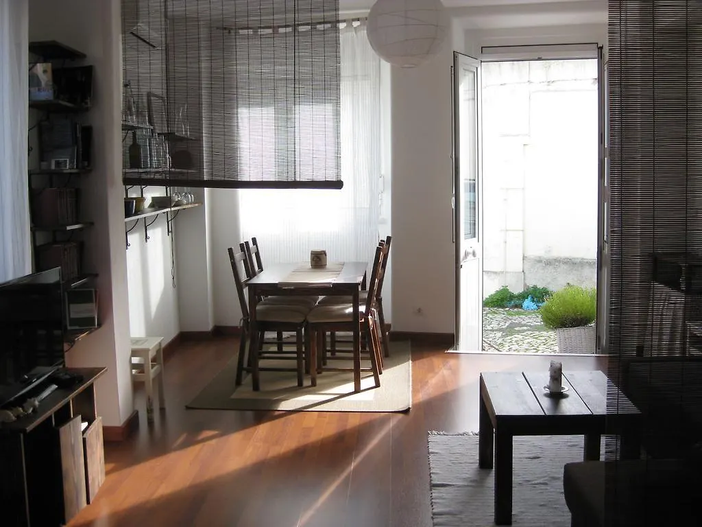The Back Yard Nest Apartment Lisbon