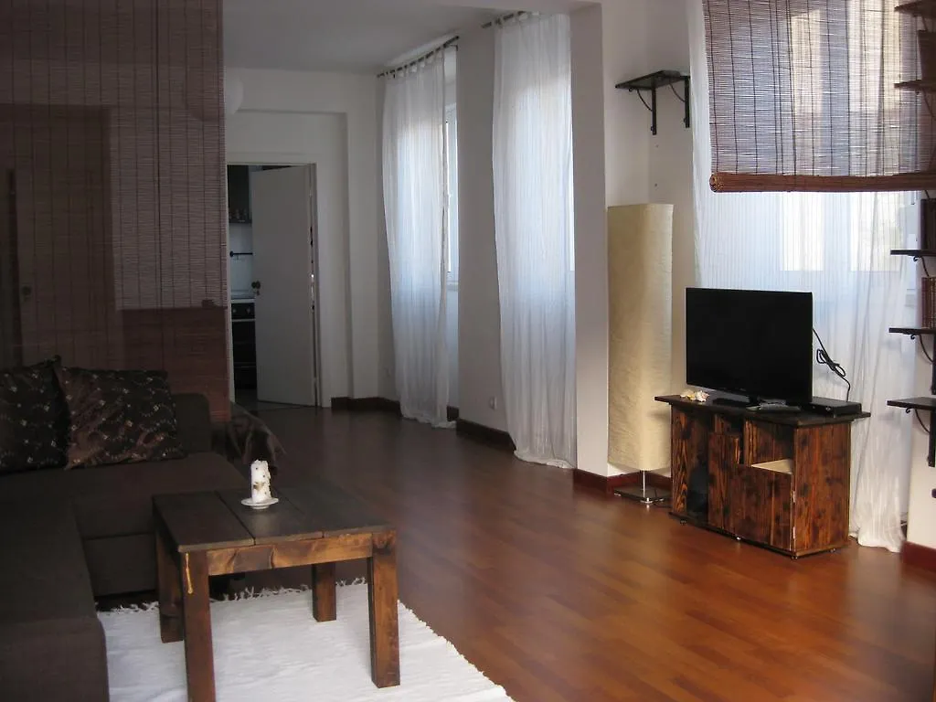 The Back Yard Nest Apartment Lisbon