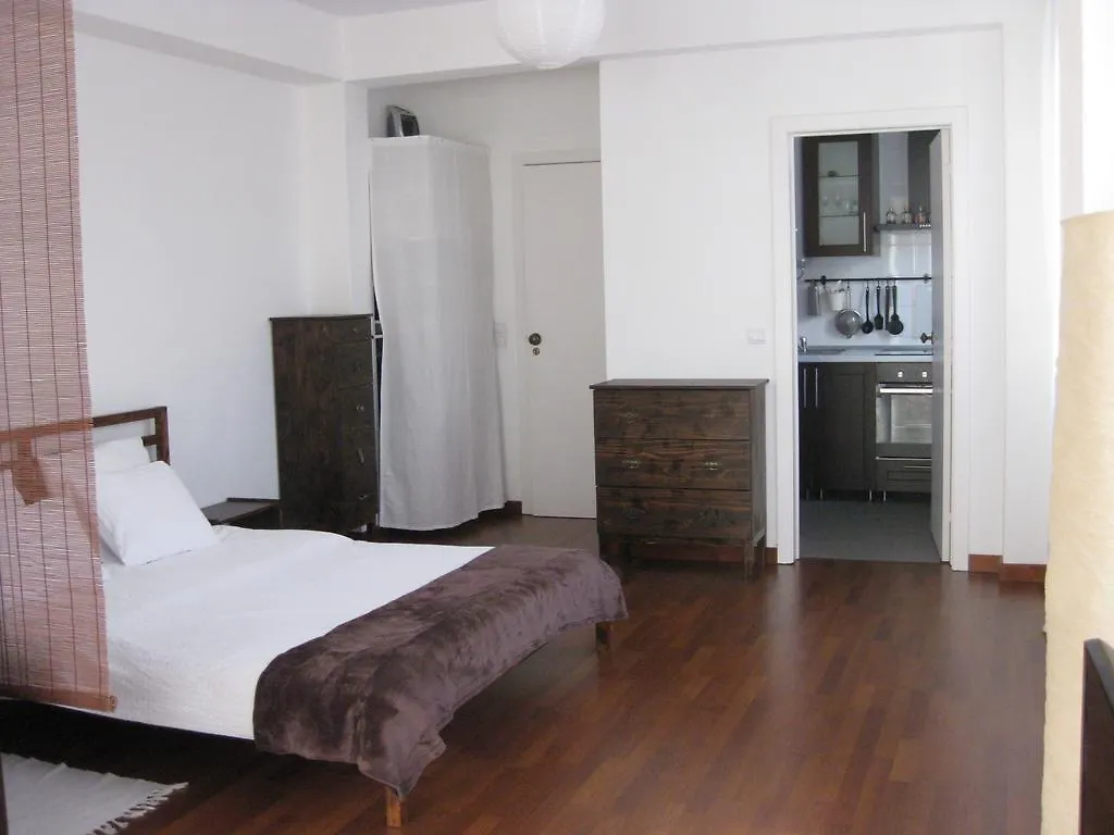 The Back Yard Nest Apartment Lisbon