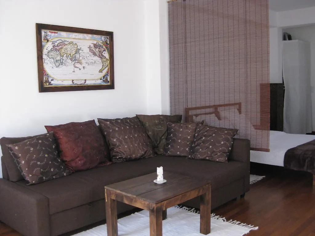 The Back Yard Nest Apartment Lisbon Portugal